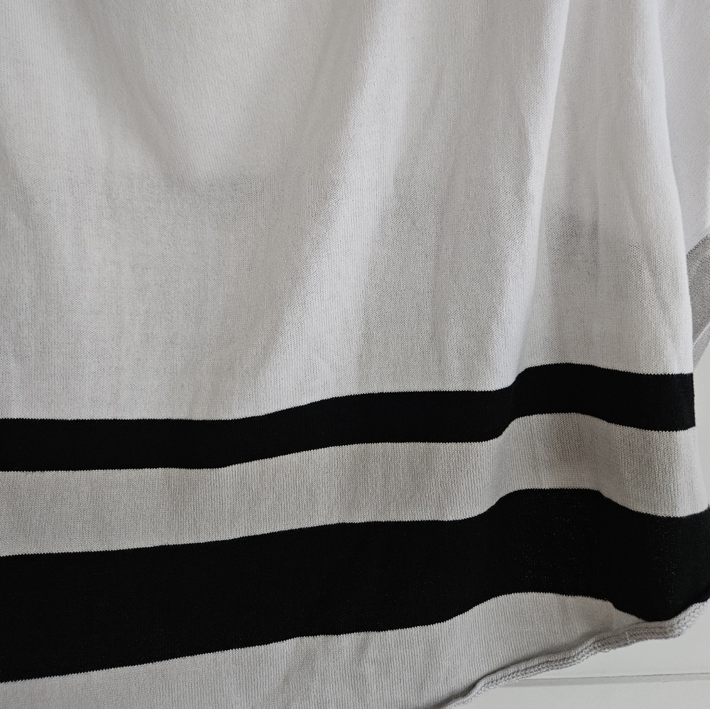 PLANET by Lauren G Assimetrical Sweater Top - one size fits most - Picture 6 of 9